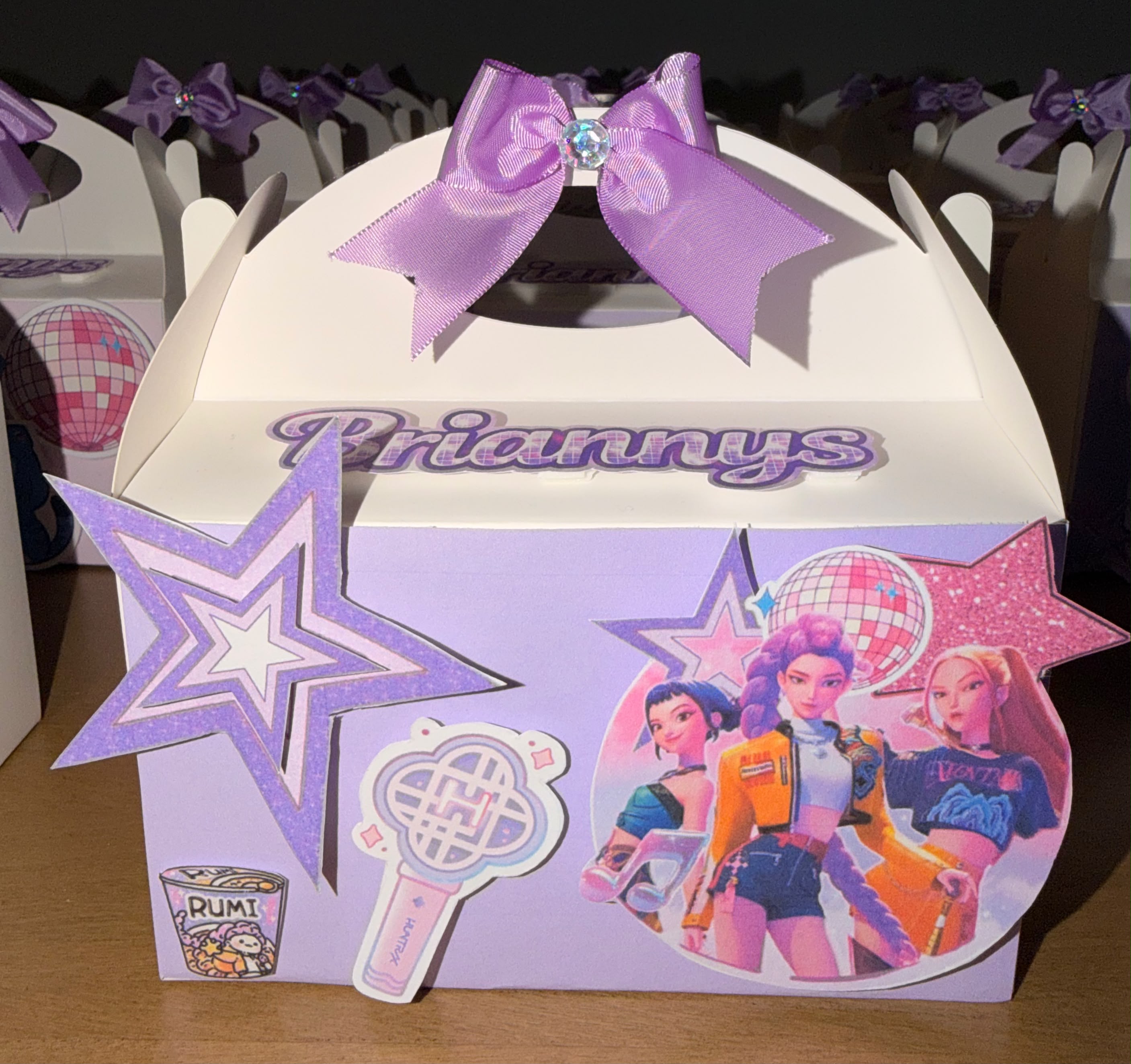Decoración personalizada de cumpleaños de Confeti